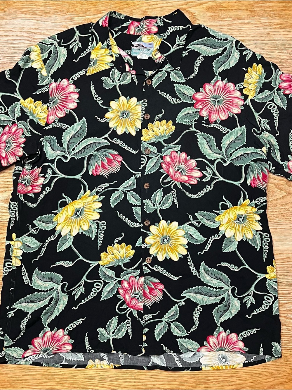 VTG 90s Reyn Spooner Black Floral Hawaiian Button Up Shirt